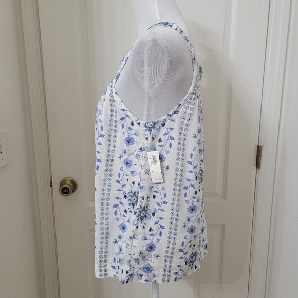 Old Navy Size S White with Blue Floral Stripe Pattern Halter Tank Top, NEW - Picture 3 of 12
